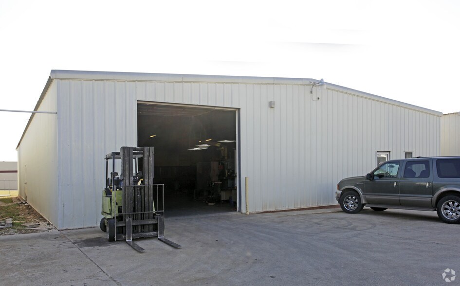 7700 Melrose Ln, Oklahoma City, OK à louer - Photo principale – Image 3 sur 8