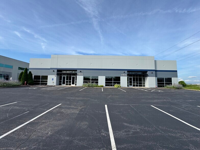 17824-17826 Edison Ave, Chesterfield, MO à louer - Photo de l’immeuble – Image 1 sur 11