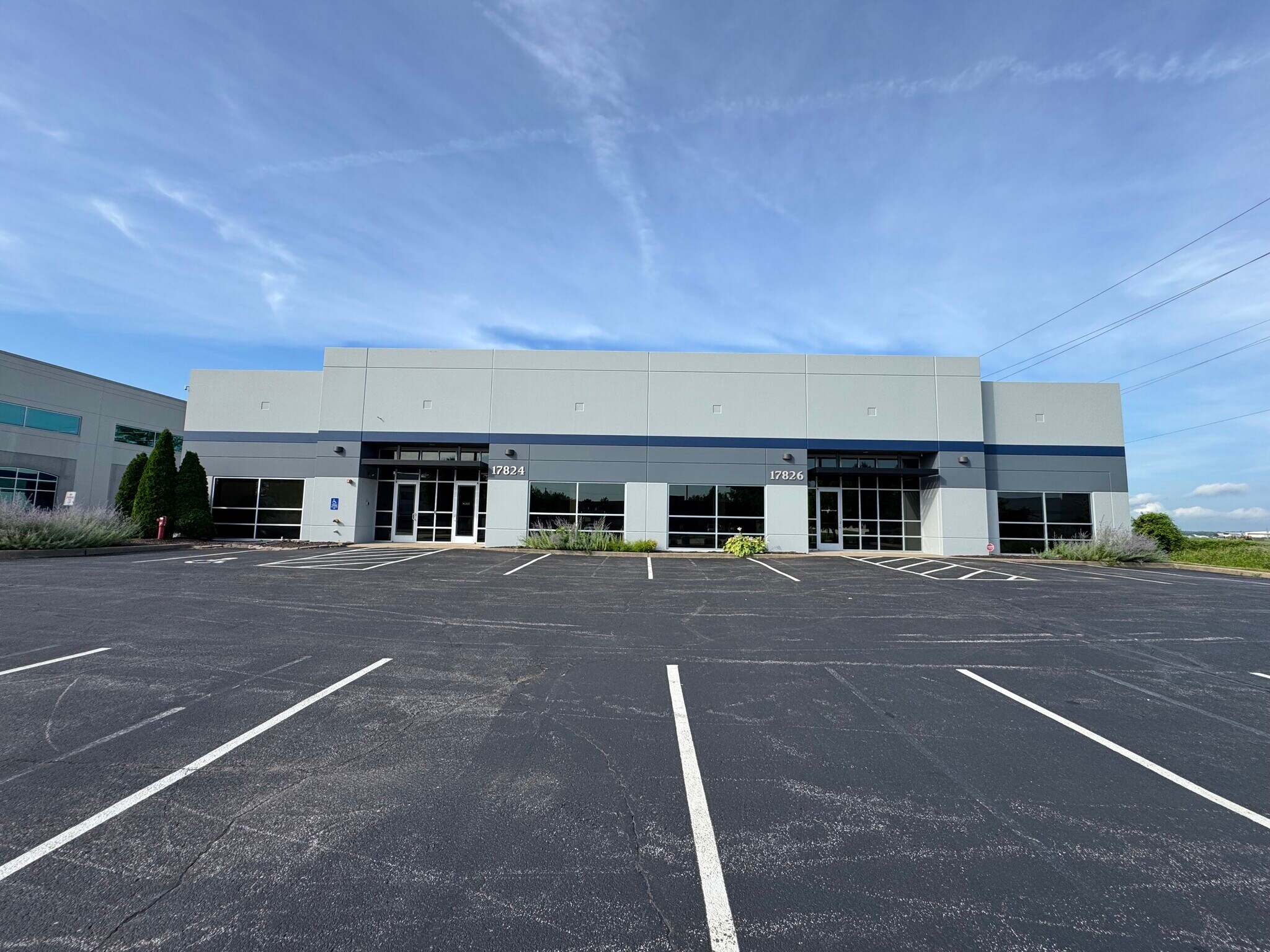 17824-17826 Edison Ave, Chesterfield, MO à louer Photo de l’immeuble– Image 1 sur 12