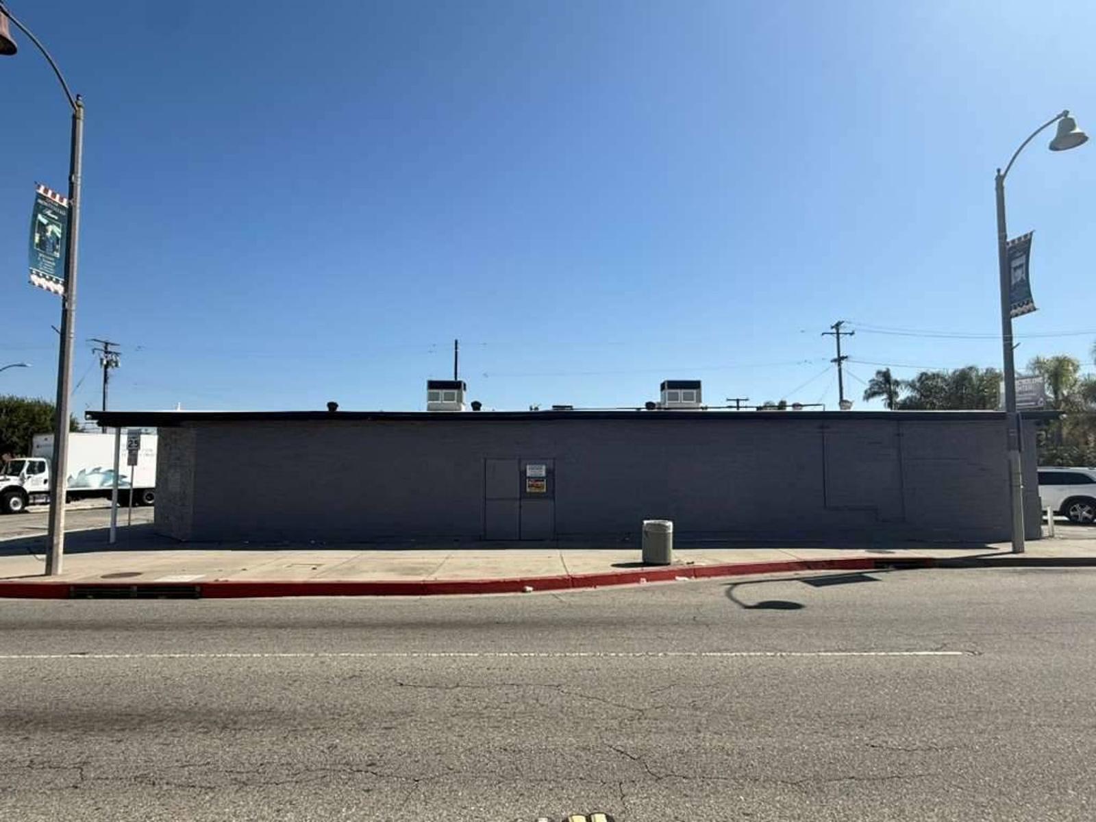 1801 W Whittier Blvd, Montebello, CA à vendre Photo de l’immeuble– Image 1 sur 11