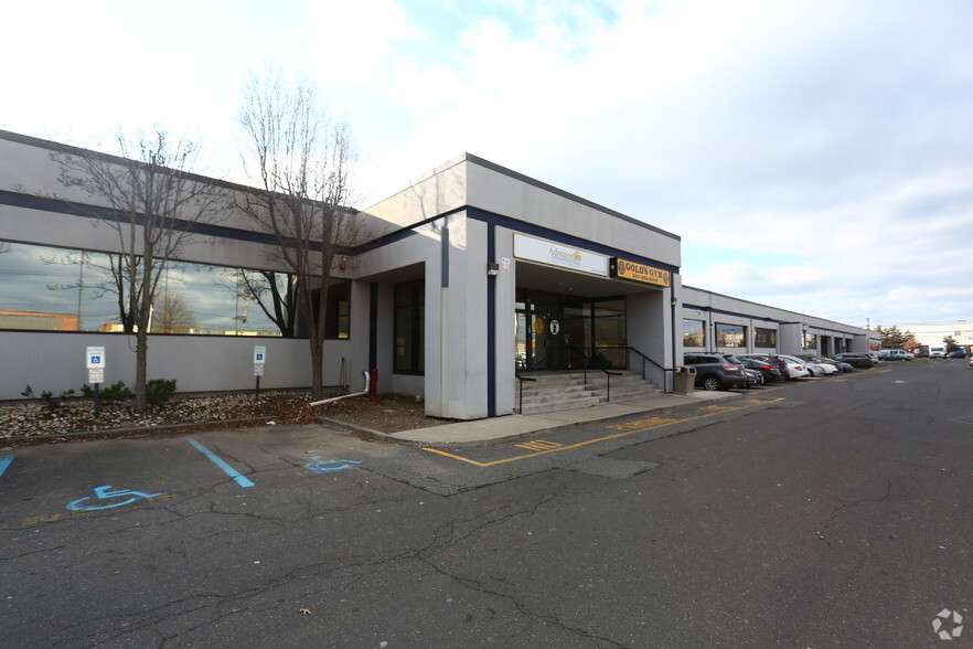 100 Hollister Rd, Teterboro, NJ à louer - Photo de l’immeuble – Image 1 sur 10