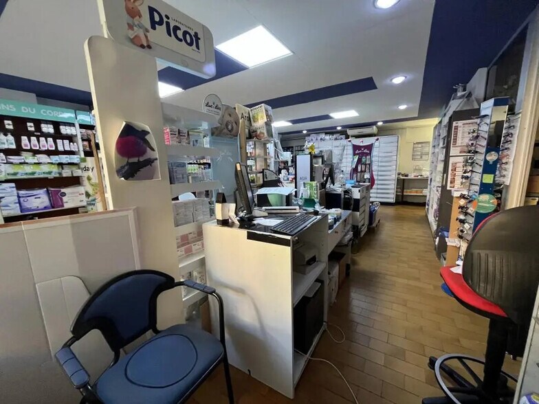 Local commercial dans Drap à louer - Photo de l’immeuble – Image 3 sur 9