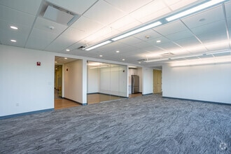 130 New Boston St, Woburn, MA à louer Photo intérieure– Image 1 sur 2