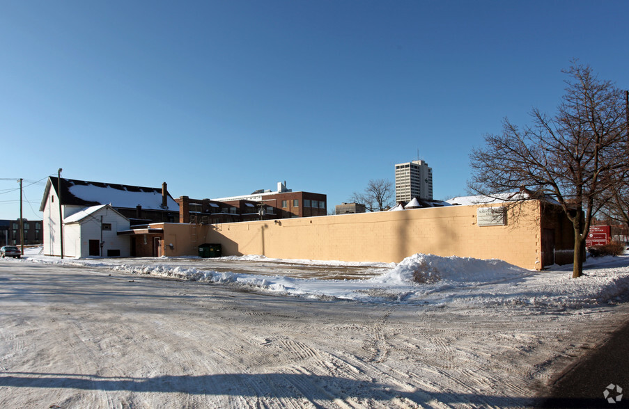219 Sycamore St, South Bend, IN à louer - Photo principale – Image 1 sur 3