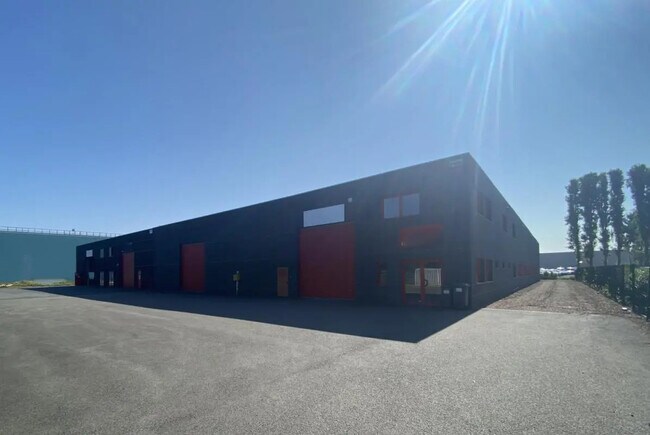 Plus de détails pour Bureau, Local d'activités à louer