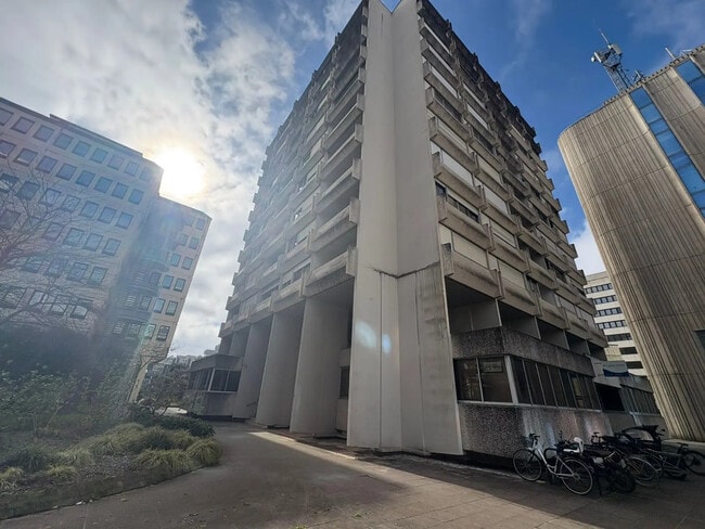 Plus de détails pour Bureau à vendre