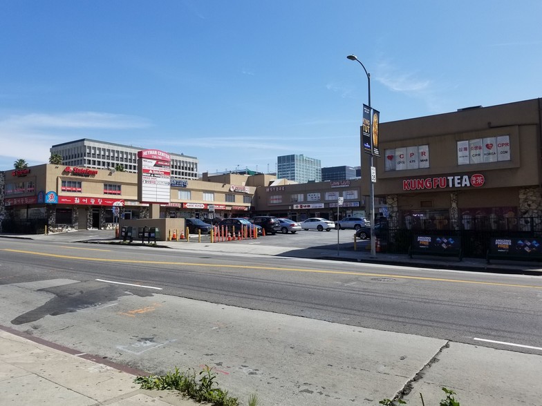 730-740 S Western Ave, Los Angeles, CA à louer - Photo principale – Image 1 sur 7