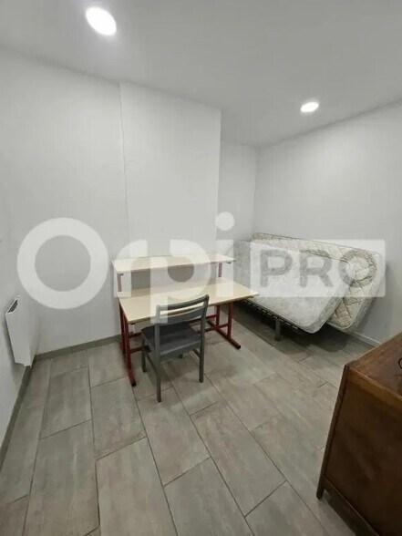 Local commercial dans Tinqueux à vendre - Photo de l’immeuble – Image 2 sur 4