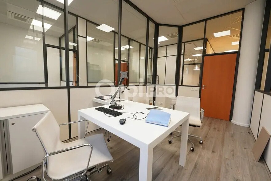 Bureau dans Limonest à louer - Photo de l’immeuble – Image 1 sur 12