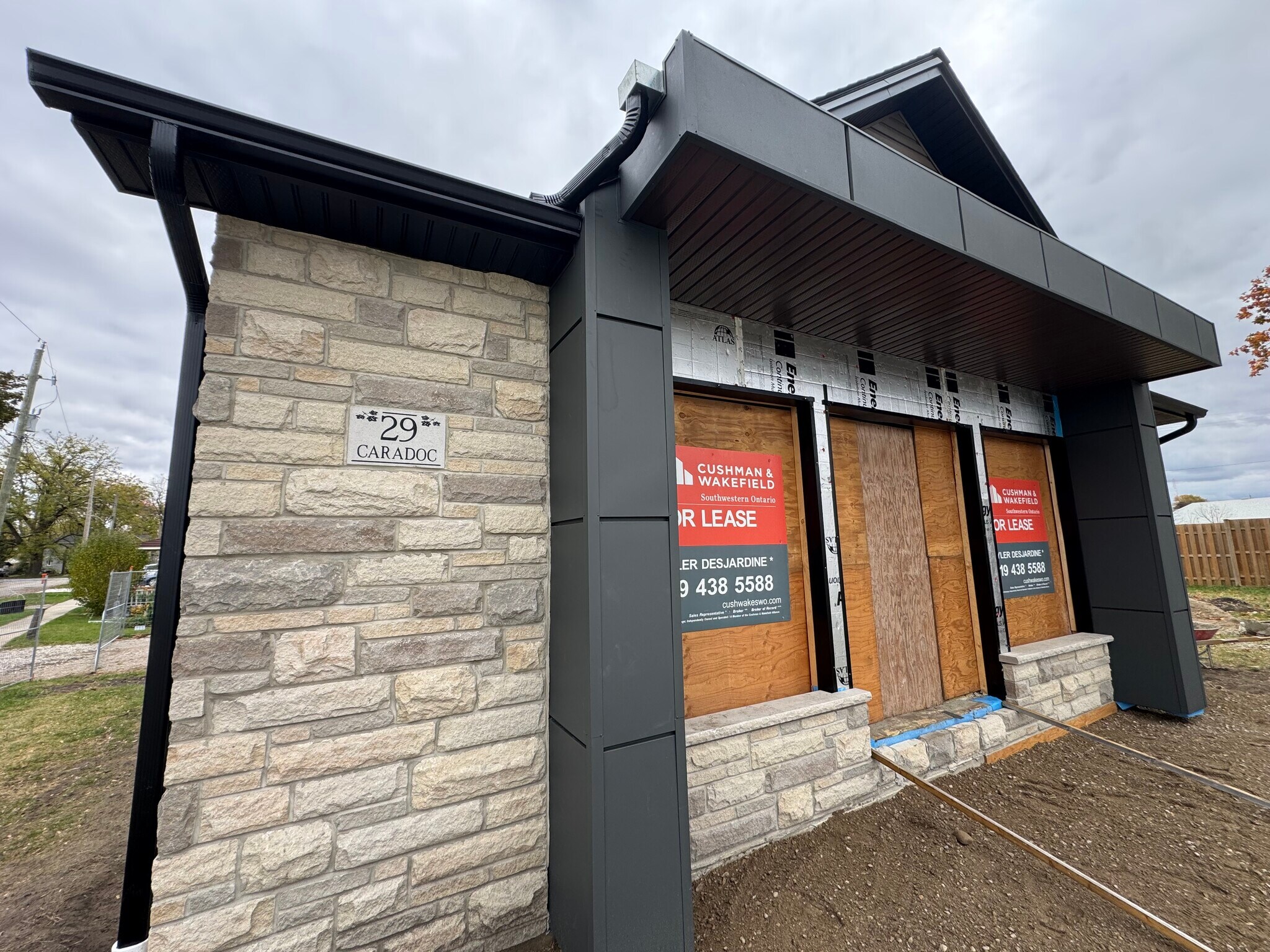 29 Caradoc Rd, Strathroy, ON à louer Photo principale– Image 1 sur 5