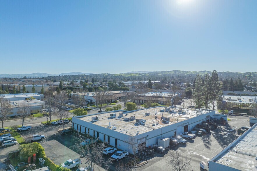 1220 Quarry Ln, Pleasanton, CA à louer - Aérien – Image 3 sur 10