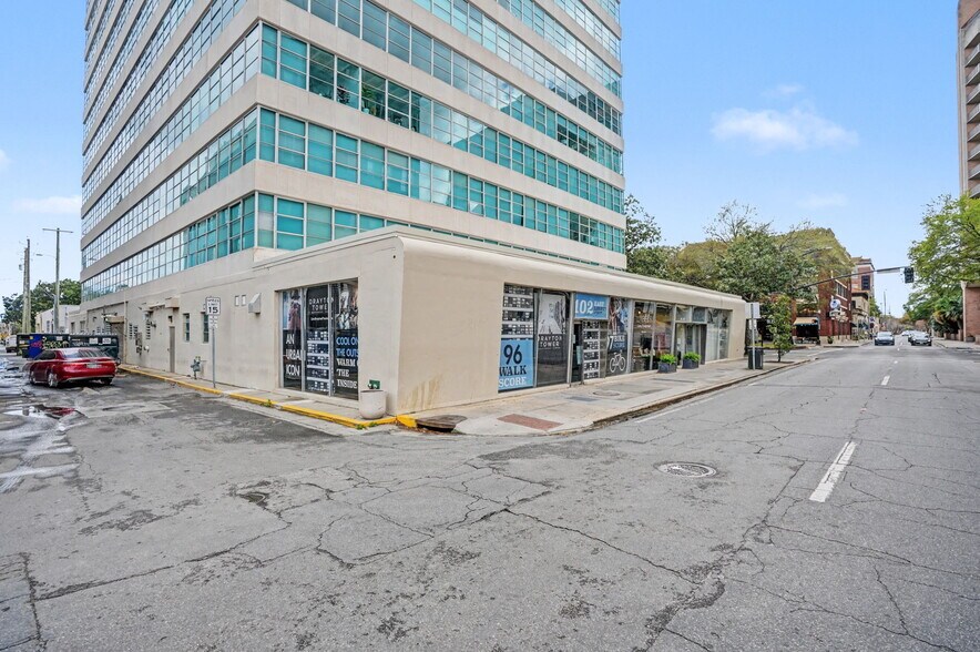 102 E Liberty St, Savannah, GA à louer - Photo de l’immeuble – Image 2 sur 19