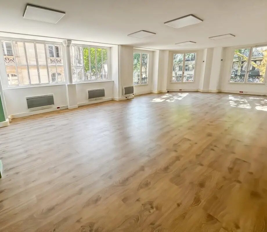 Bureau dans Paris à louer Photo de l’immeuble– Image 1 sur 10