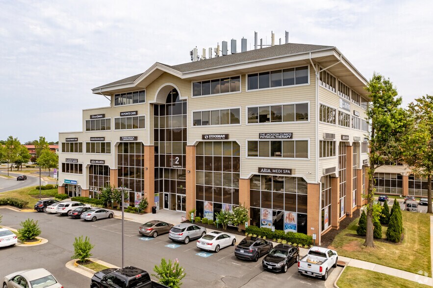 2 Pidgeon Hill Dr, Sterling, VA à louer - Photo principale – Image 1 sur 4