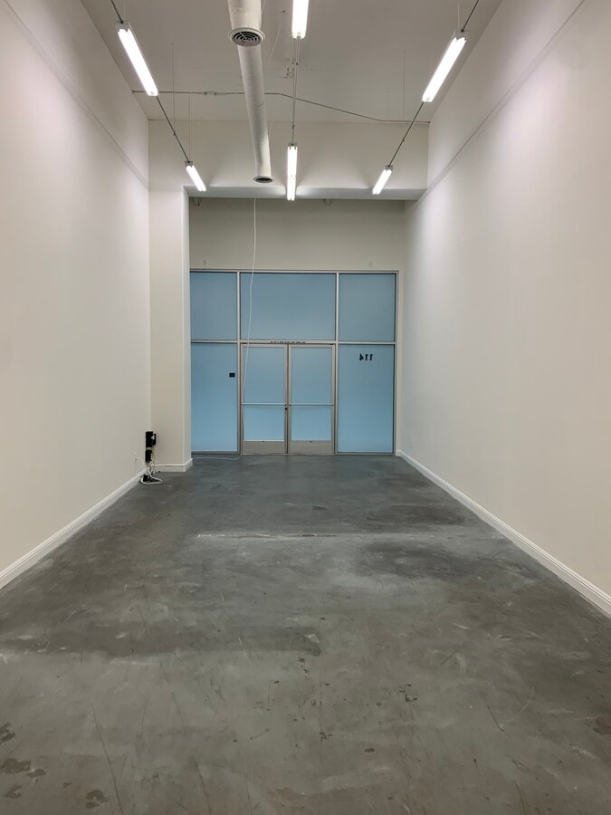 1458 S San Pedro St, Los Angeles, CA 90015 - Lot 114 -  - Photo intérieure - Image 1 of 6