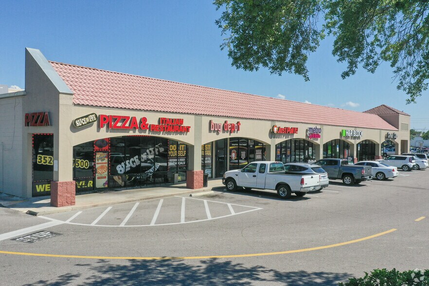 138-188 Mariner Blvd, Spring Hill, FL à louer - Photo de l’immeuble – Image 2 sur 5