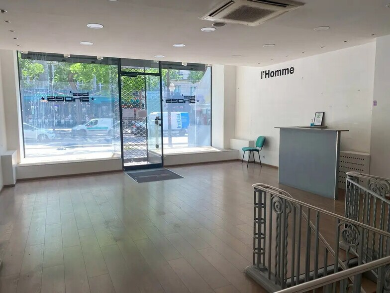 Local commercial dans Paris à louer - Photo de l’immeuble – Image 2 sur 4
