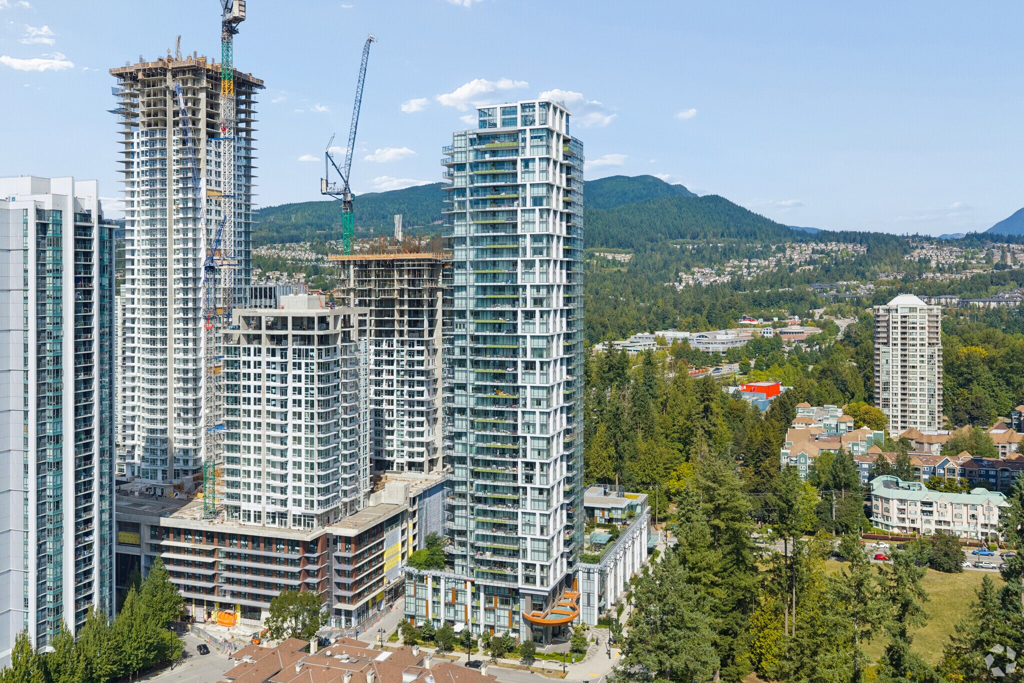 1182 Westwood St, Coquitlam, BC à vendre Photo de l’immeuble– Image 1 sur 5