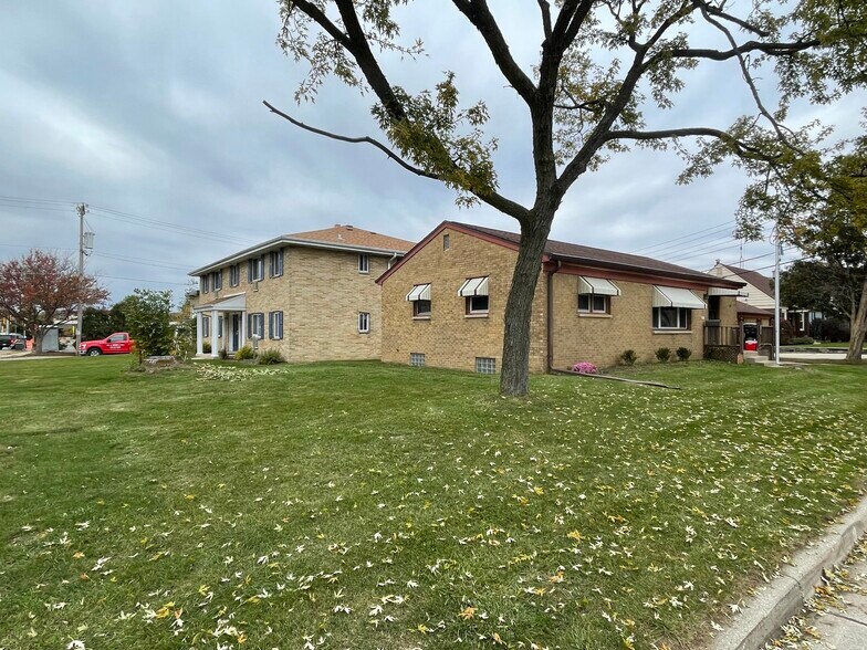 10710 W Lincoln Ave, West Allis, WI à vendre - Photo de l’immeuble – Image 3 sur 8