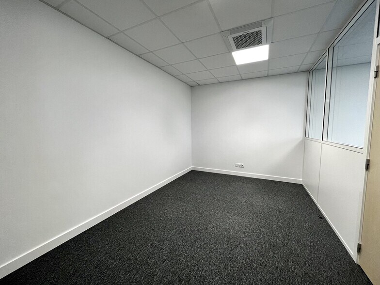 40 Avenue Ferdinand De Lesseps, Canéjan à louer - Photo de l’immeuble – Image 3 sur 9
