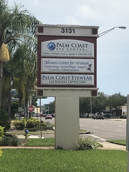 3131 S Tamiami Trl, Sarasota, FL à louer - Photo de l’immeuble – Image 3 sur 9
