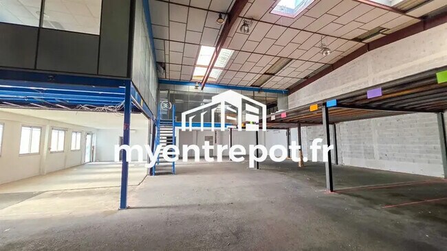 Plus de détails pour 19 Rue De Copenhague, Vitrolles - Industriel/Logistique à louer