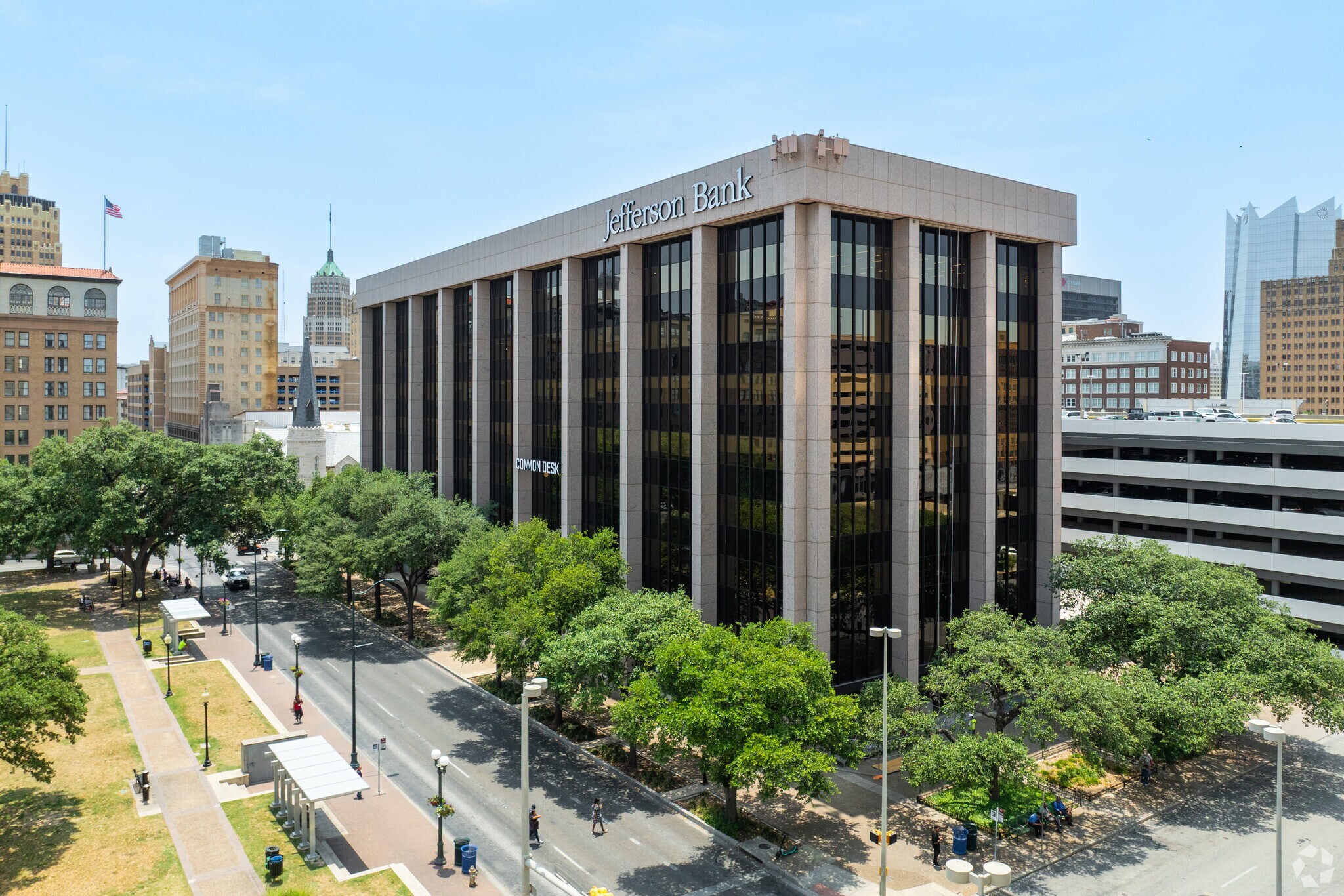 711 Navarro St, San Antonio, TX à louer Photo principale– Image 1 sur 45