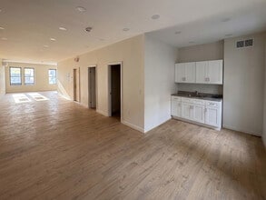 852 Flatbush Ave, Brooklyn, NY à louer Photo intérieure– Image 2 sur 6