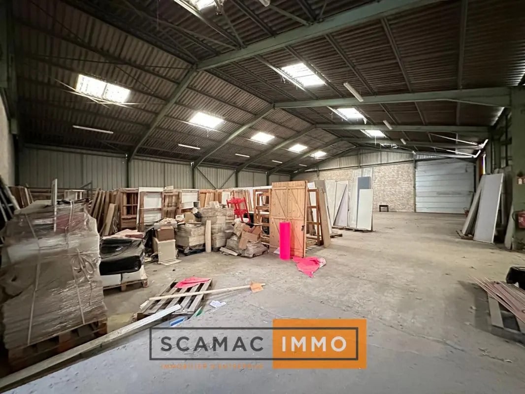 Industriel/Logistique dans Gignac-la-Nerthe à louer Photo de l’immeuble– Image 1 sur 5