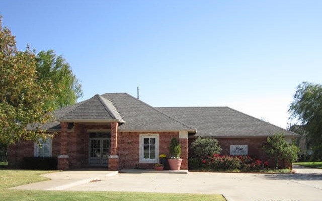 12000 N Virginia Ave, Oklahoma City, OK à vendre - Photo de l’immeuble – Image 3 sur 7