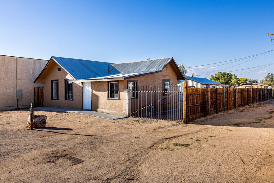 6618 Inyokern Rd, Inyokern, CA à vendre - Photo de l’immeuble – Image 2 sur 20