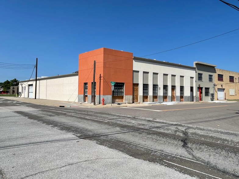 1737 NW 5th St, Oklahoma City, OK à louer - Photo principale – Image 1 sur 8
