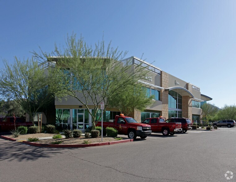 8333 E Hartford Dr, Scottsdale, AZ à vendre - Photo de l’immeuble – Image 2 sur 8