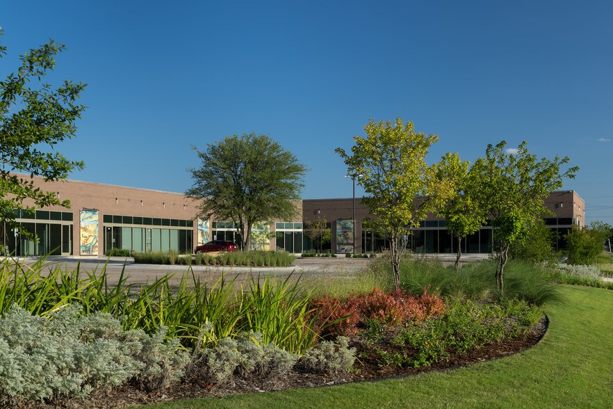 2025 Irving Blvd, Dallas, TX à louer - Photo de l’immeuble – Image 3 sur 7