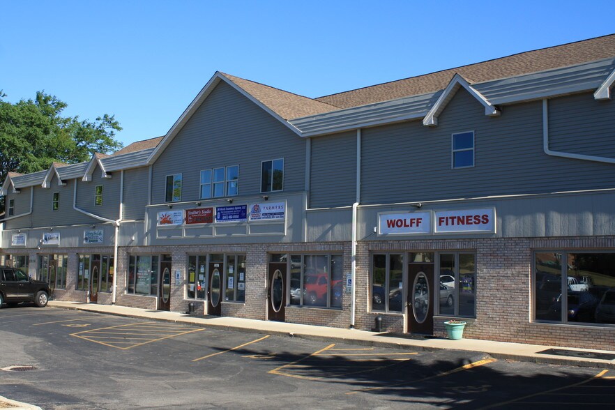 2090 Larkin Ave, Elgin, IL à louer - Photo de l’immeuble – Image 3 sur 3
