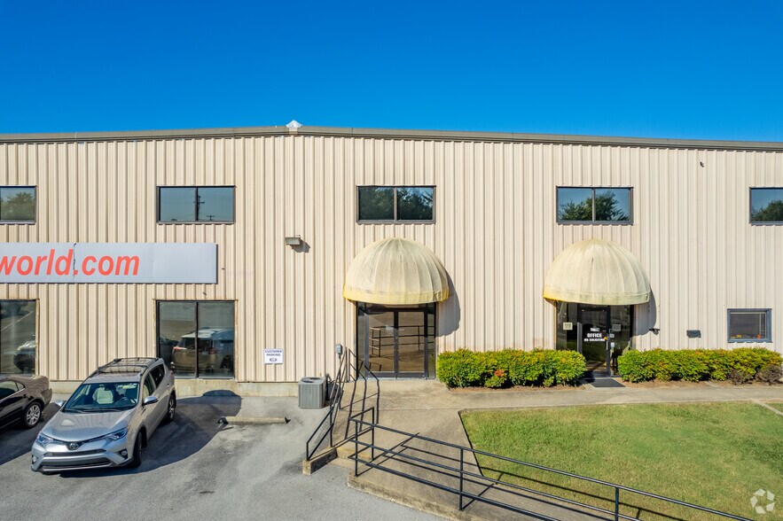 1216 Heil Quaker Blvd, La Vergne, TN à louer - Photo de l’immeuble – Image 2 sur 5