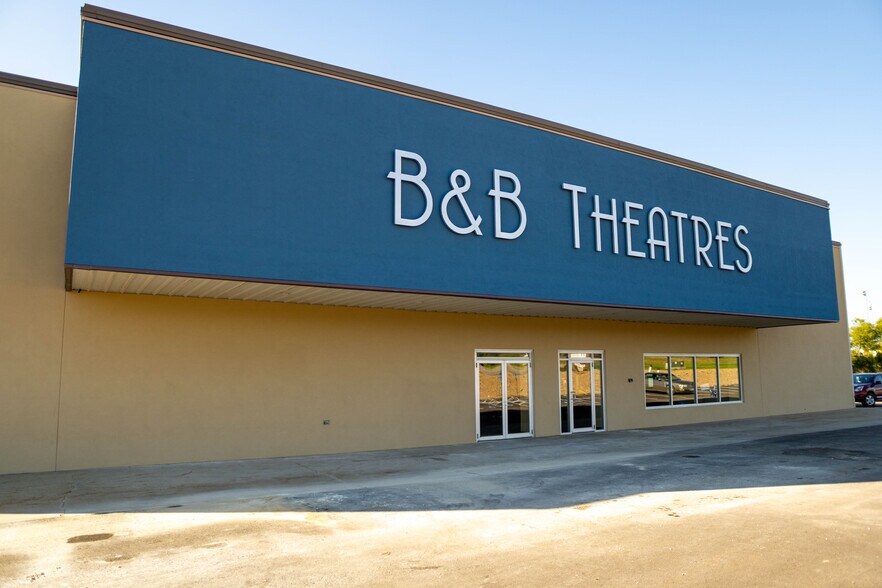 15-Property NNN-Leased Movie Theaters portefeuille de 15 biens à vendre sur LoopNet.fr - Photo de l’immeuble – Image 2 sur 15