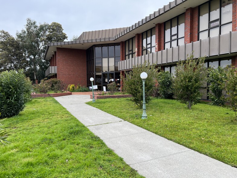 1515 Aurora Dr, San Leandro, CA à louer - Photo de l’immeuble – Image 1 sur 11