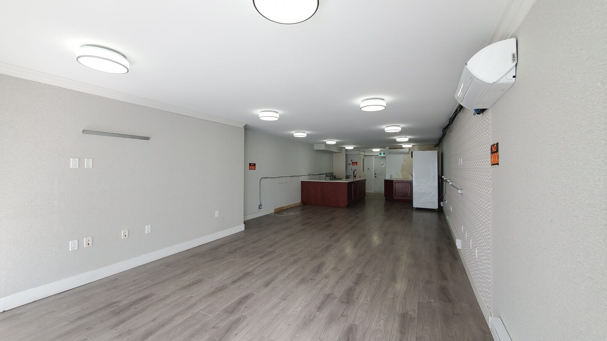 2643-2665 Kingsway, Vancouver, BC à louer Photo intérieure– Image 1 sur 3