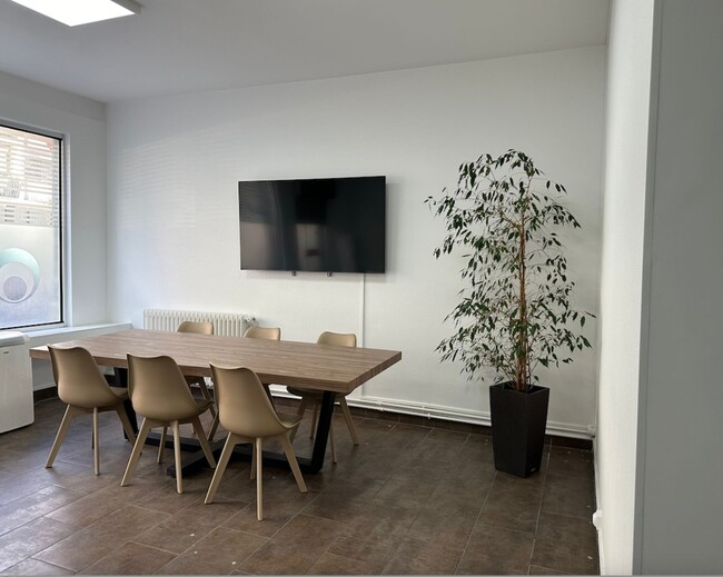 Plus de détails pour 9 Rue Vergniaud, Paris - Local commercial à louer