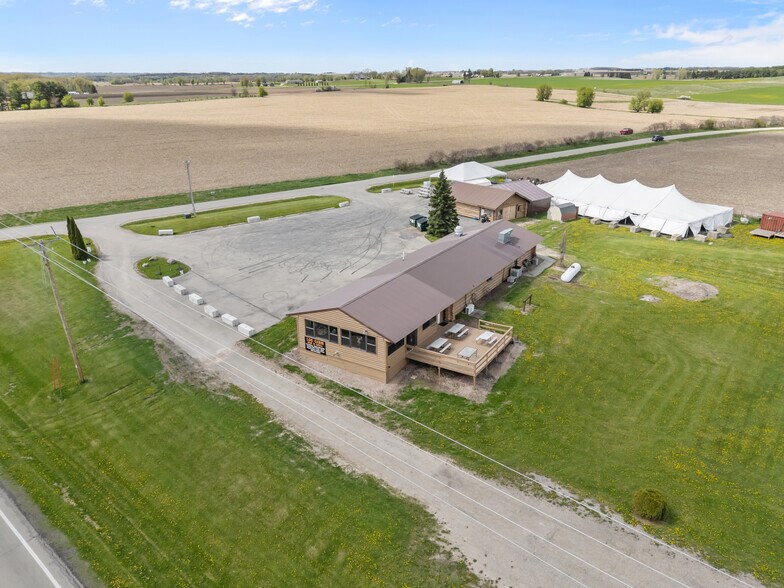 8826 Grams Rd, Ripon, WI à vendre - Photo de l’immeuble – Image 3 sur 44