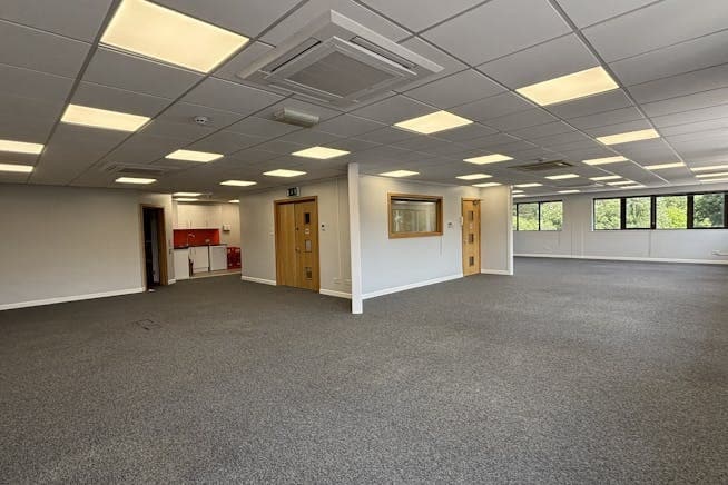 Cabot Ln, Poole, DOR BH17 7BX - Lot 9 -  - Photo intérieure - Image 1 of 8