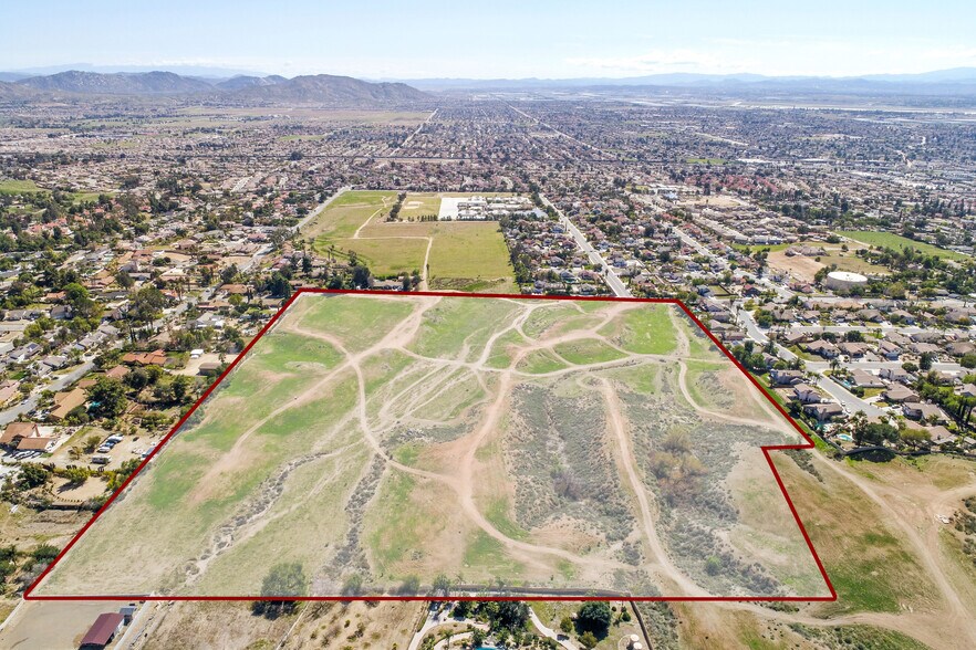 0 Kalmia Ave. ave, Moreno Valley, CA à vendre - Photo de l’immeuble – Image 2 sur 5