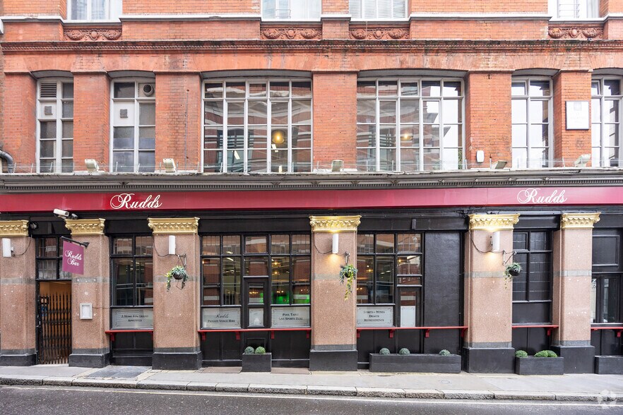 148 Queen Victoria St, Londres à louer - Photo de l’immeuble – Image 2 sur 3
