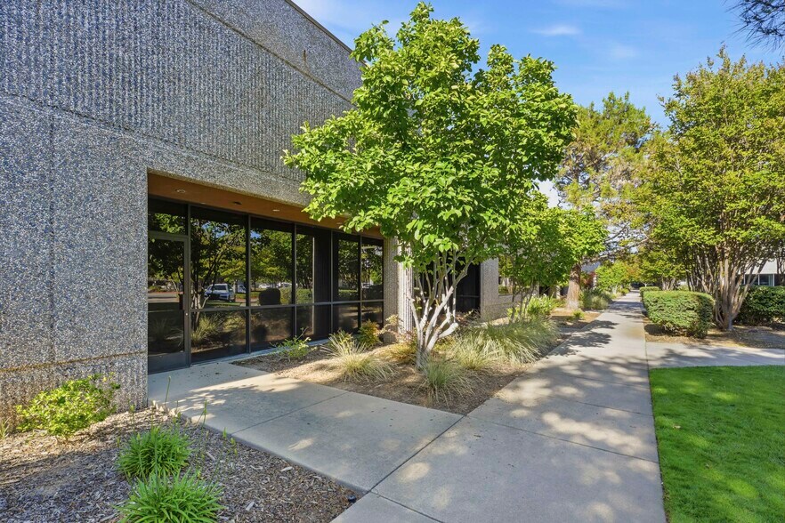 1358 Blue Oaks Blvd, Roseville, CA à vendre - Photo de l’immeuble – Image 3 sur 27