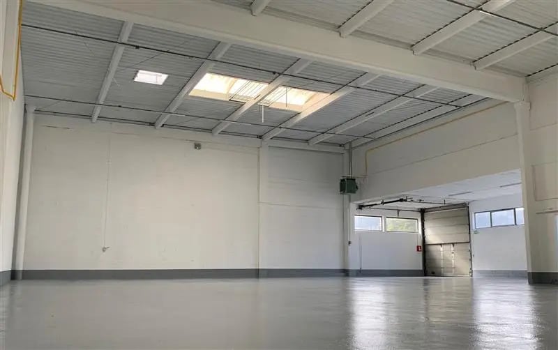 Local d’activités dans Bonneuil-sur-Marne à louer - Photo de l’immeuble – Image 3 sur 5