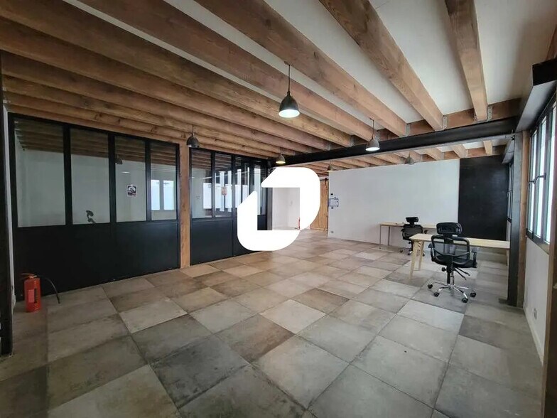 Bureau dans Ivry-sur-Seine à louer - Photo de l’immeuble – Image 1 sur 5