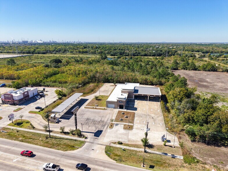 5801 Garth Rd, Baytown, TX à vendre - Photo de l’immeuble – Image 3 sur 5