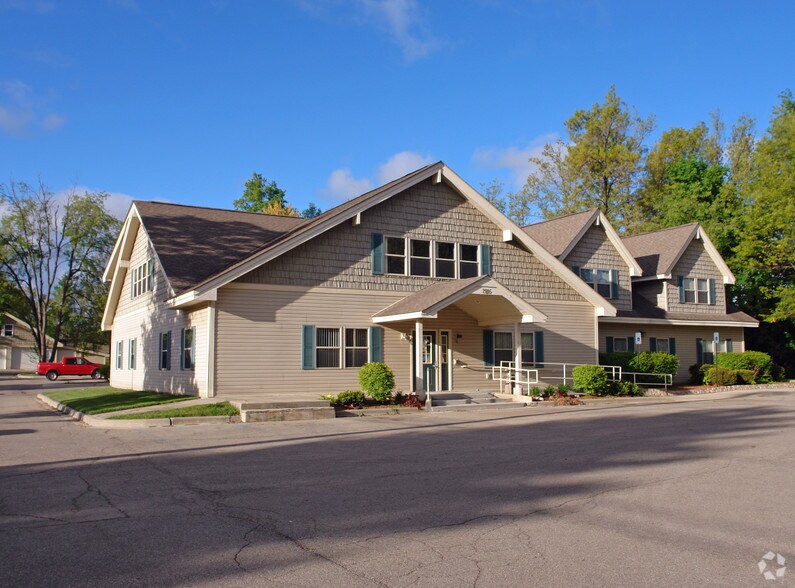 2805 Pontiac Lake Rd, Waterford, MI à vendre - Photo de l’immeuble – Image 2 sur 4