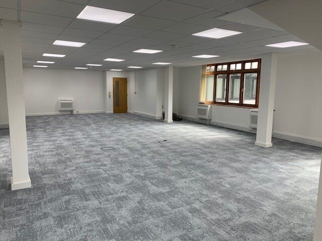 Conduit Ln, Hoddesdon à louer - Photo de l’immeuble – Image 3 sur 8